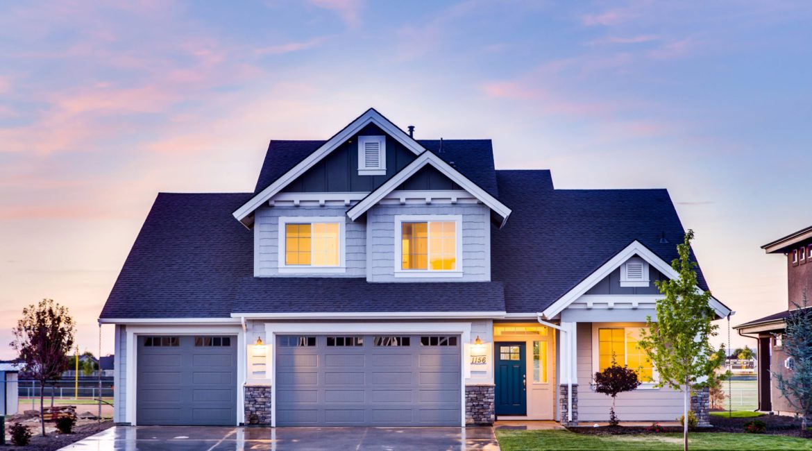 facebook real estate leads photograph of house at dusk